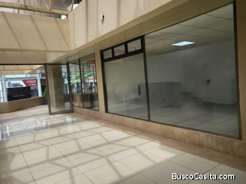 LOCAL COMERCIAL EN SANTA CLARA ZONA 10 TORRE SUR-GUA 