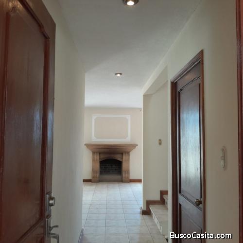 Casa en Renta en Cruce a Santa Elena Barillas