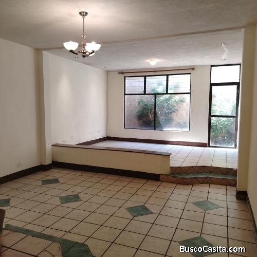 CASA EN VENTA EN ZONA 5 LA CHACARA