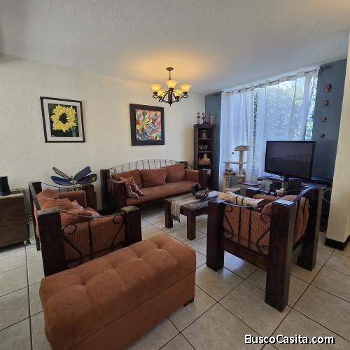 CASA EN VENTA ZONA 16 PUERTA DE HIERRO