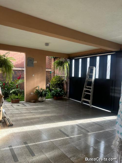 CASA EN VENTA LOMAS DE PORTUGAL