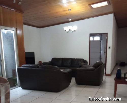 CASA EN VENTA EN ZONA 1 COLONIA LAS VICTORIAS