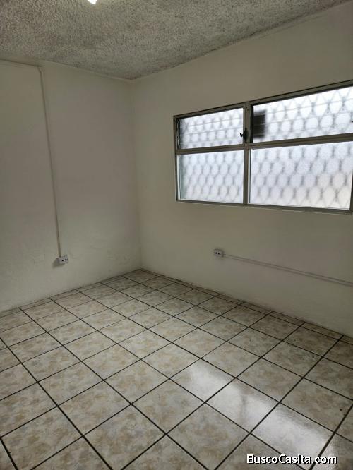 CASA EN RENTA EN ZONA 10 PARA OFICINA O CLÍNICA MÉDICA