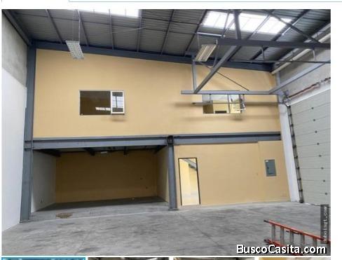 BODEGA EN AVENIDA PETAPA ZONA 12