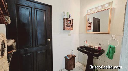 Casa con Jardines Hermosos en Venta en Km19.5 CES