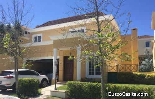 Casa en Venta en Condominio Carretera a Fraijanes.