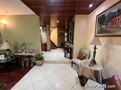 CASA EN VENTA CARRETERA SANTA ELENA BARILLAS