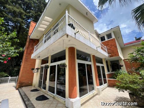 CASA EN VENTA CARRETERA SANTA ELENA BARILLAS 