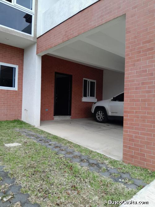 SE RENTA HERMOSA CASA EN CONDOMINIO VILLA CAPELO CARRETERA A EL SALVADOR