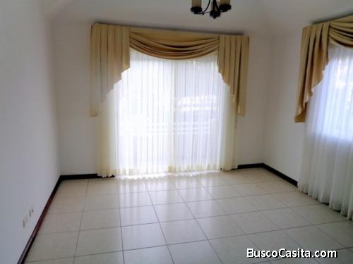 Casa en renta en zona 14  La Moncloa