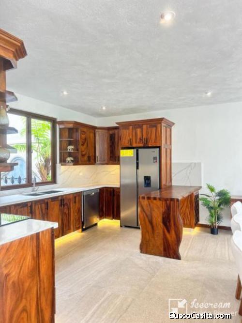 CASA EN VENTA EN JARDINES DE ANTIGUA