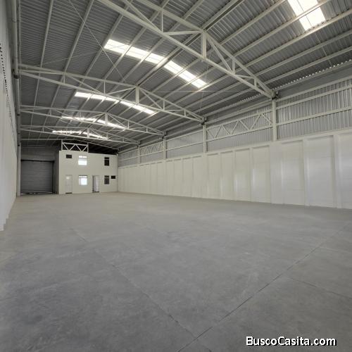 En Renta bodega Condominio Industrial Km 23 C. Salvador