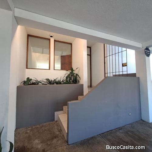 Casa en Renta zona 14 