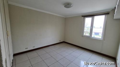 Venta de Amplio apartamento para inversión en zona 12