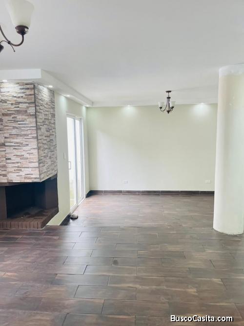 Townhouse en Venta sector Pavon Carretera al Salvador