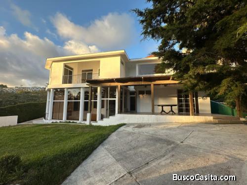 Venta de Amplia Casa en Los Diamantes de CAES