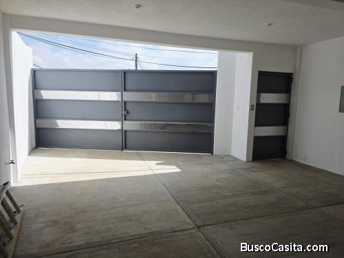 CASA EN VENTA, BALCONES IV 