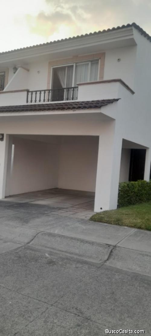 CASA EN RENTA, ALAMEDAS DE VILLAFLORES