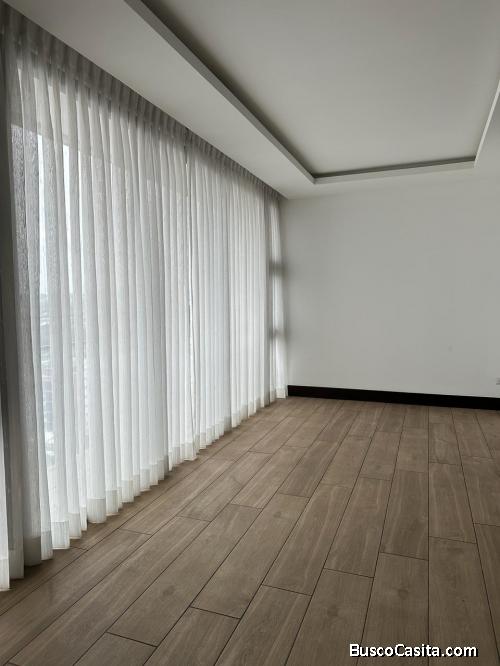 Apartamento en Venta en Zona 15