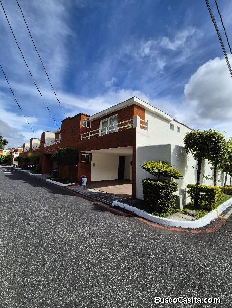 Casa en Venta en Bosques del Encinal de Mixco