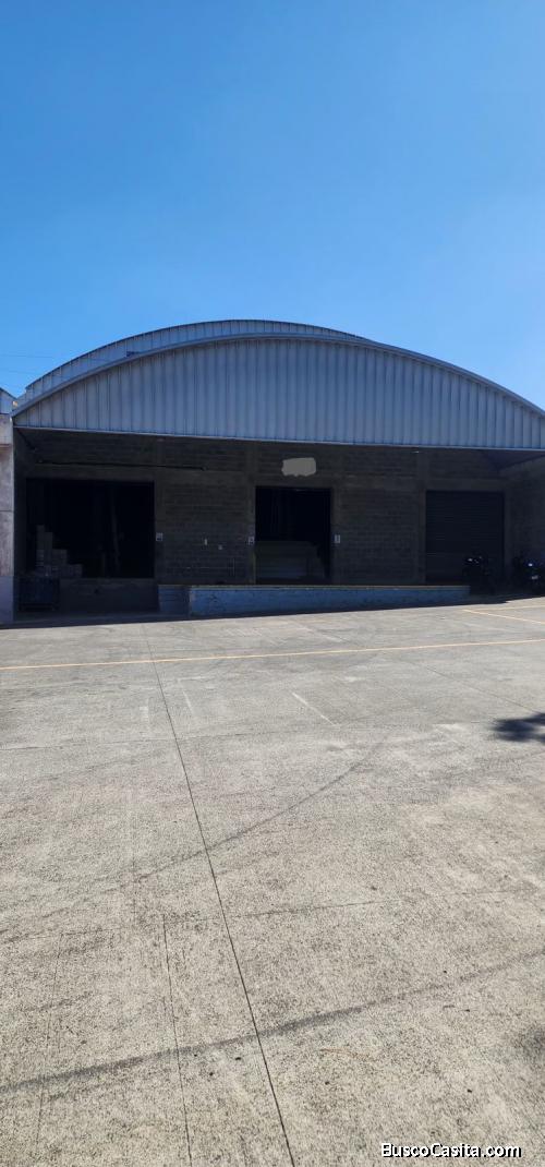 RENTO BODEGA EL NARANJO ZONA 4 MIXCO 700 MTS EN TOTAL 