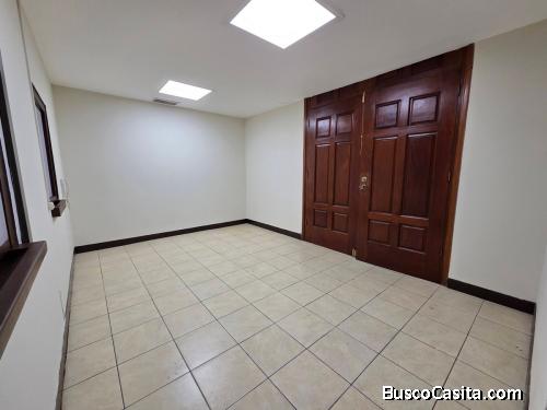 Alquiler de Oficina 250 metros en zona 9 