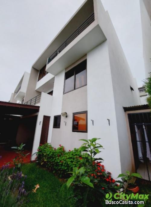 Casa en Venta en condominio de Muxbal Guatemala