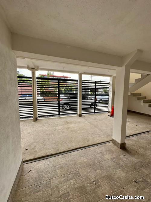 Apartamento en primer nivel en Renta a 5 minutos de Calzada Roosevelt