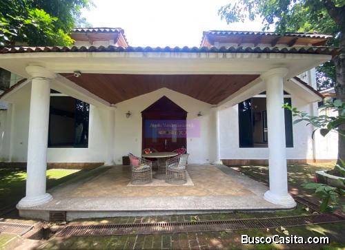 Casa en Venta Malacatán Zona 1, 3 Edificaciones, 342 m2, Q2,800,000