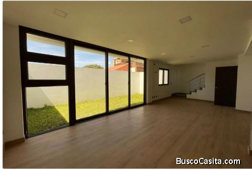 VENDO CASA Z.15 ALTOS DE VISTA HERMOSA REF.6805