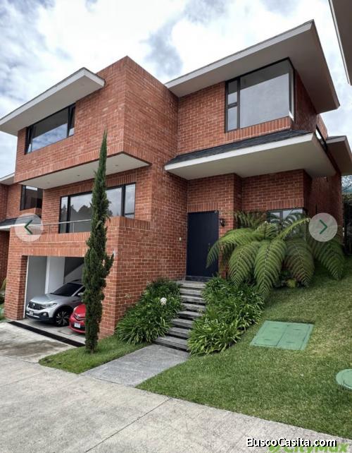Residencia en Condominio de Muxbal en Venta