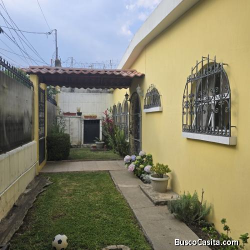 Amplia casa en venta en Sector B1 de San Cristóbal