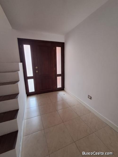 CASA EN VENTA EN ZONA 16, A 3 MIN. DE CIUDAD CAYALÁ