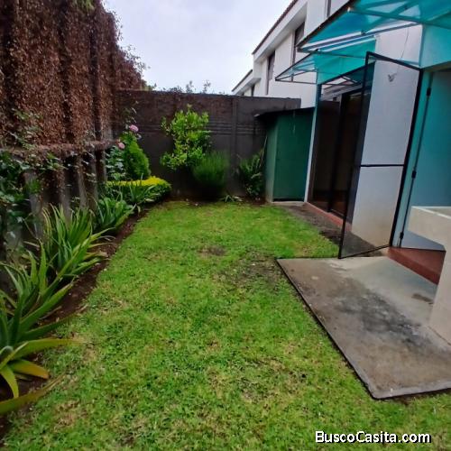 Casa en Renta en Condominio de Santa Lucia Milpas Altas
