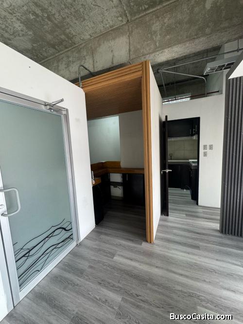 Oficina en Renta en Desing Center zona 10