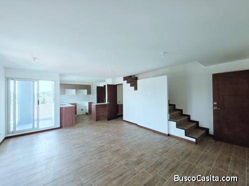 Apartamento de 2 niveles en Venta – Nuvó, Zona 4 Mixco