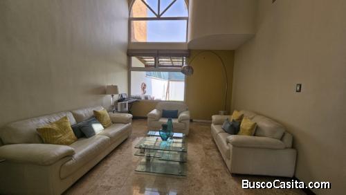 Exclusiva Casa en Venta – San Cristóbal, Mixco Zona 8