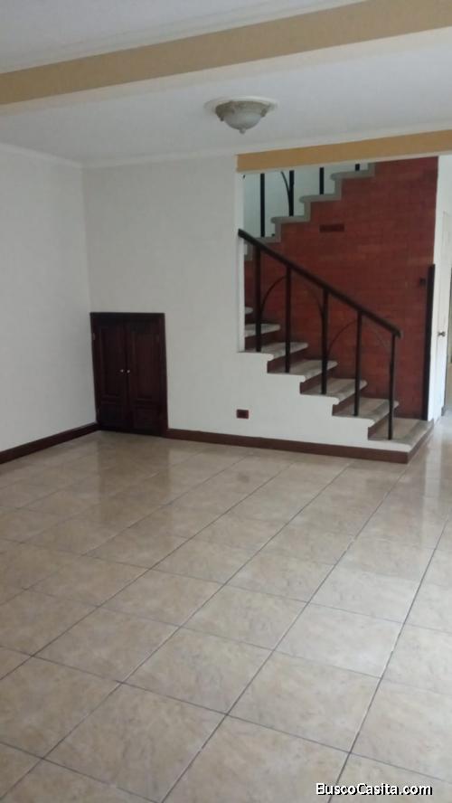 Casa en Renta zona 15
