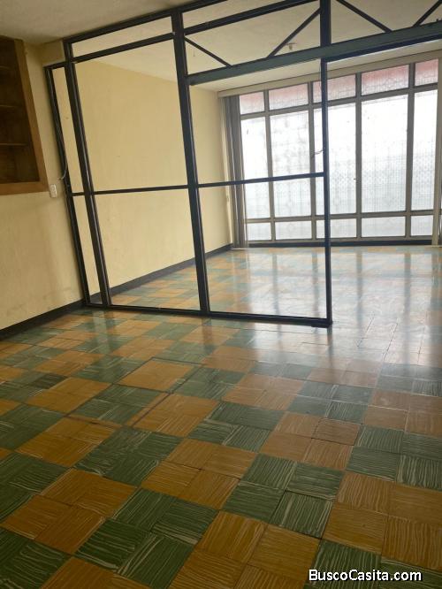 En renta casa para uso comercial en Z.11 Aguilar Batres