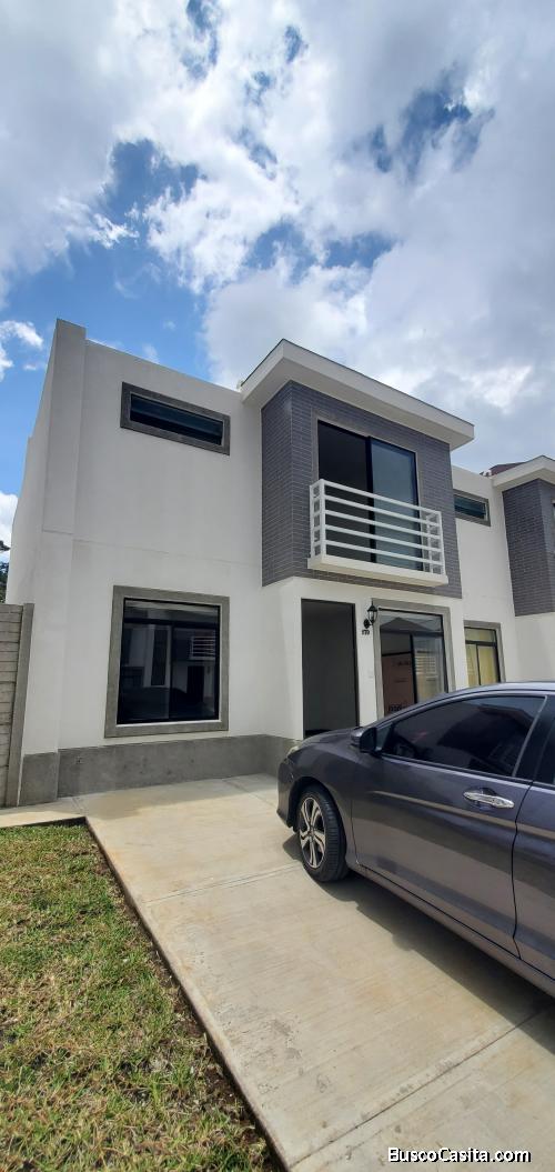 CASA EN RENTA EN CONDADO SANTA FE CARRETERA A EL SALVADOR