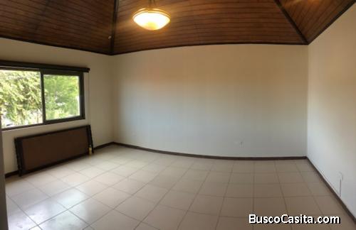 Casa en Venta Zona 16, 3 Habitaciones, 311 m2, US$355,000