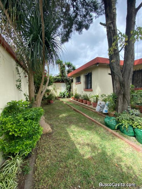 Casa en Venta en Las Charcas Zona 11