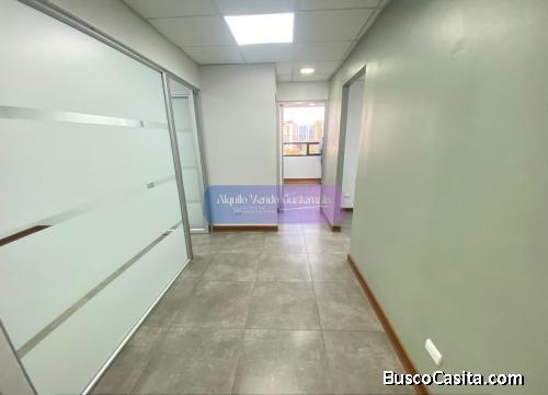 Oficina en Alquiler Zona 10, 6 Ambientes, 90 m2, US$1,127