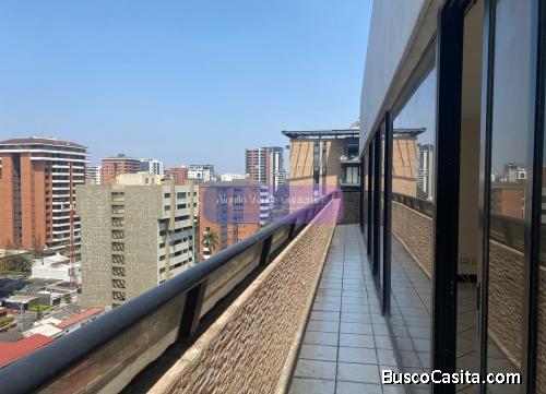 Apartamento en Venta y Alquiler Zona 14, 4 Habitaciones, 2 Parqueos, 307 m2, US$630,000  US$2,250