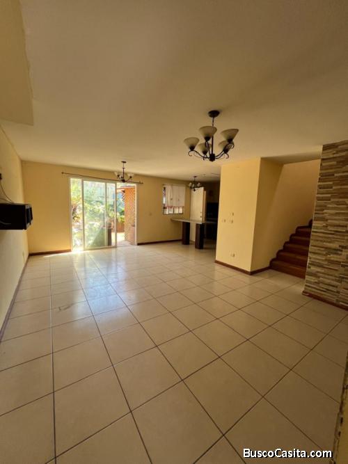 Casa en RENTA en Jardines de Verona, Villa Nueva