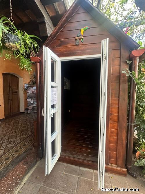 Se renta Local tipo kiosco en Antigua Guatemala, ideal para su negocio