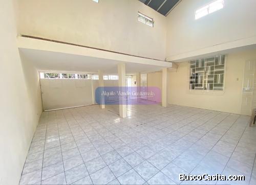 Casa para Oficina en Alquiler Zona 11, 12 Ambientes, 18 Parqueos, 350 m2, US$5,200