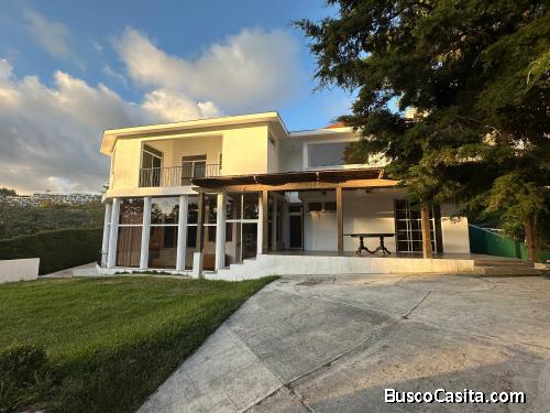 Casa doble en Los Diamantes Km 16.5 | 6 habitaciones | 858 vrs² | Jardín y salón de eventos