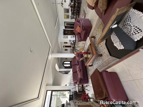 Casa de Lujo y Vistas Top en Venta en Montebello CAES