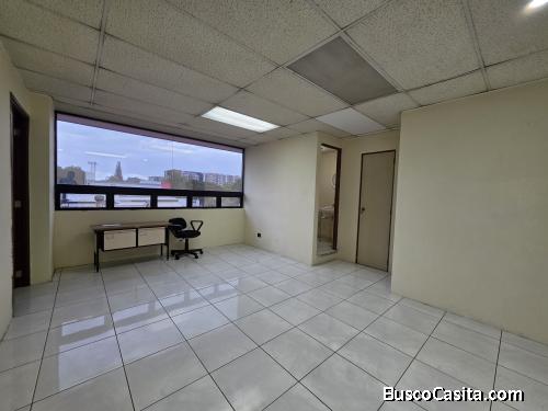 Oficina Amueblada en Renta en Zona 9 Torre Cristal